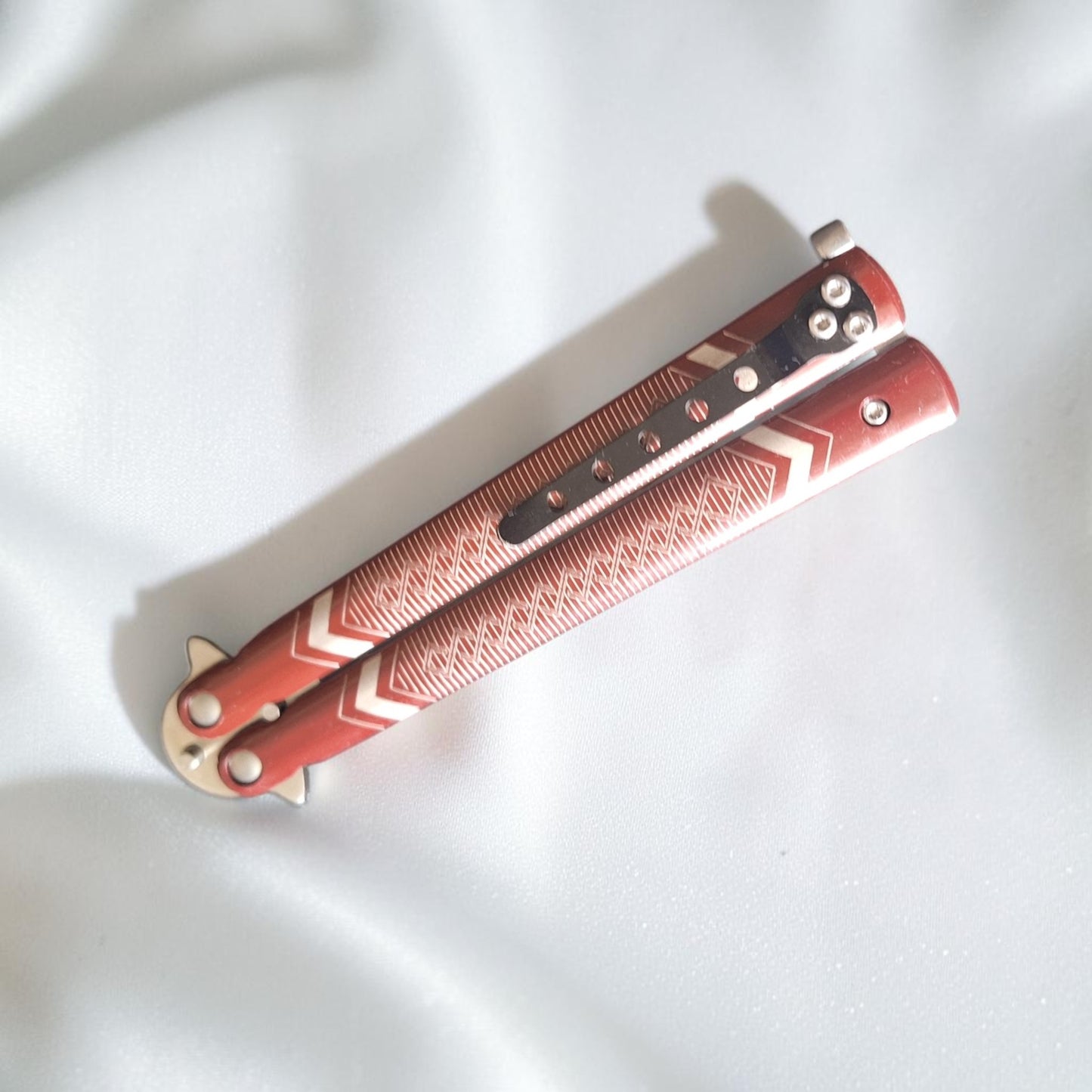 JKR 0470 – „Balisong“ (peteliškės tipo) peilis