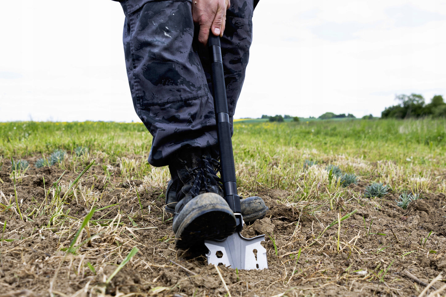 Sulankstomas Kastuvas 10-in-1 – Išgyvenimo Meistras