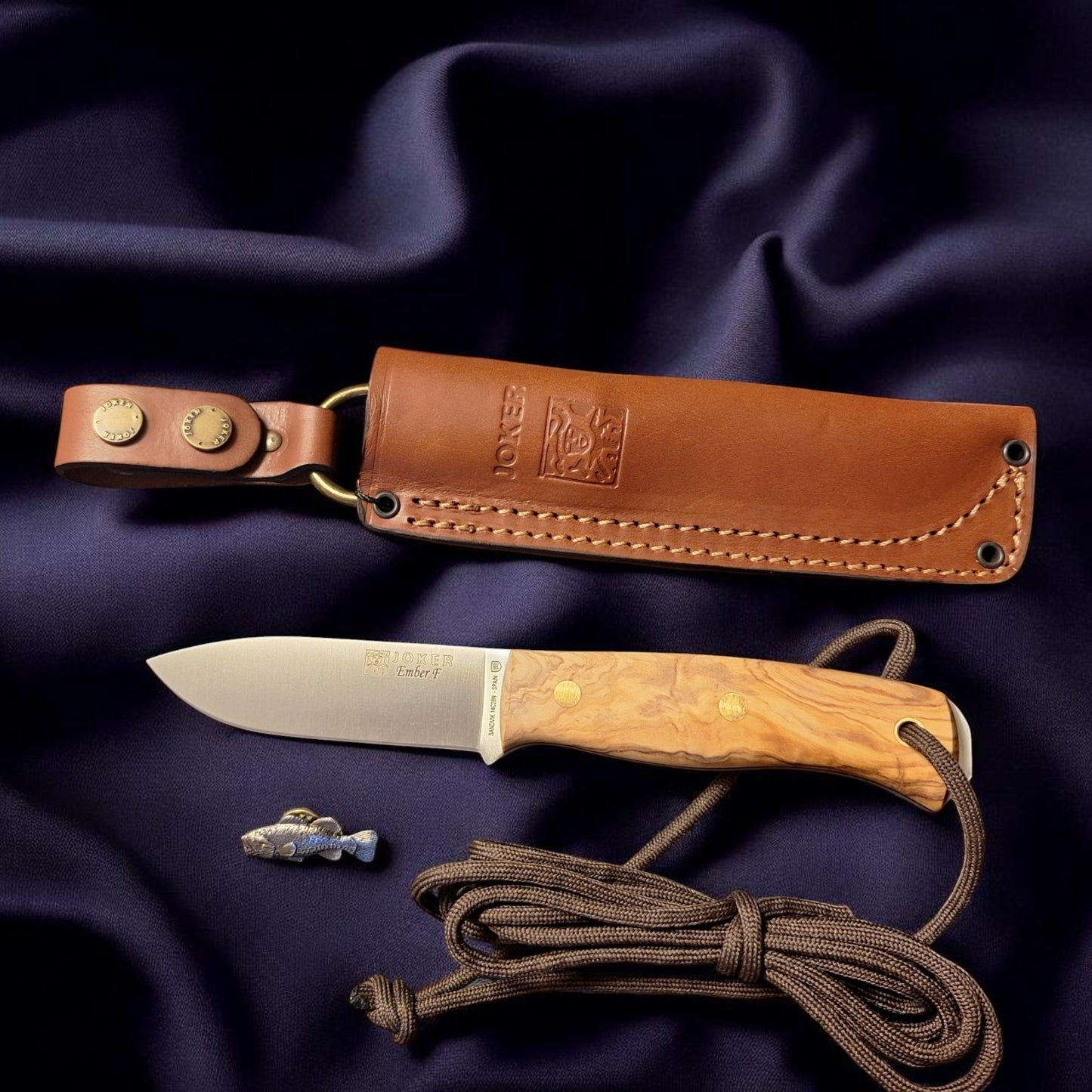 Joker Ember F CO123 bushcraft ir išgyvenimo peilis su alyvmedžio rankena, 10,5 cm