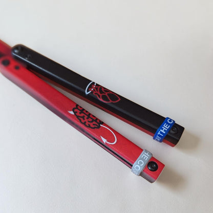 JKR 0849 drugelio tipo (Balisong) treniruočių peilis, 11 cm, plastikinis, lengvas