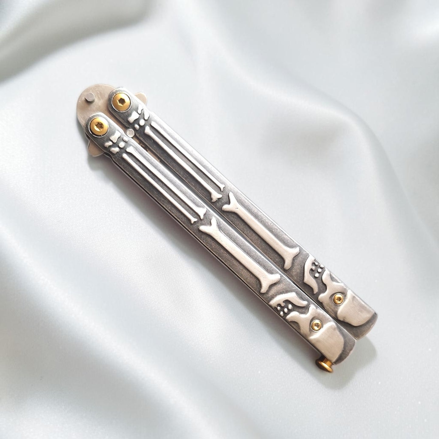 JKR0687 drugelio tipo peilis (balisong), 11 cm