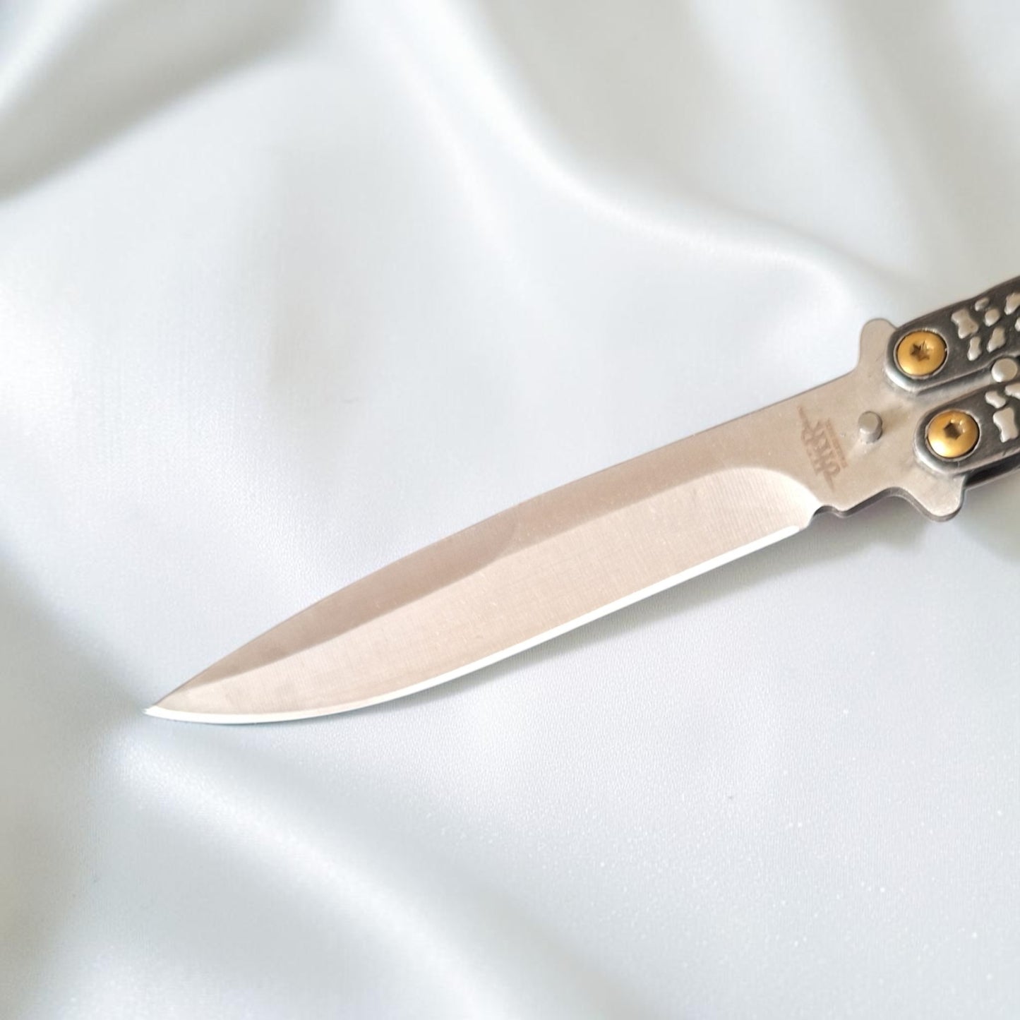JKR0687 drugelio tipo peilis (balisong), 11 cm