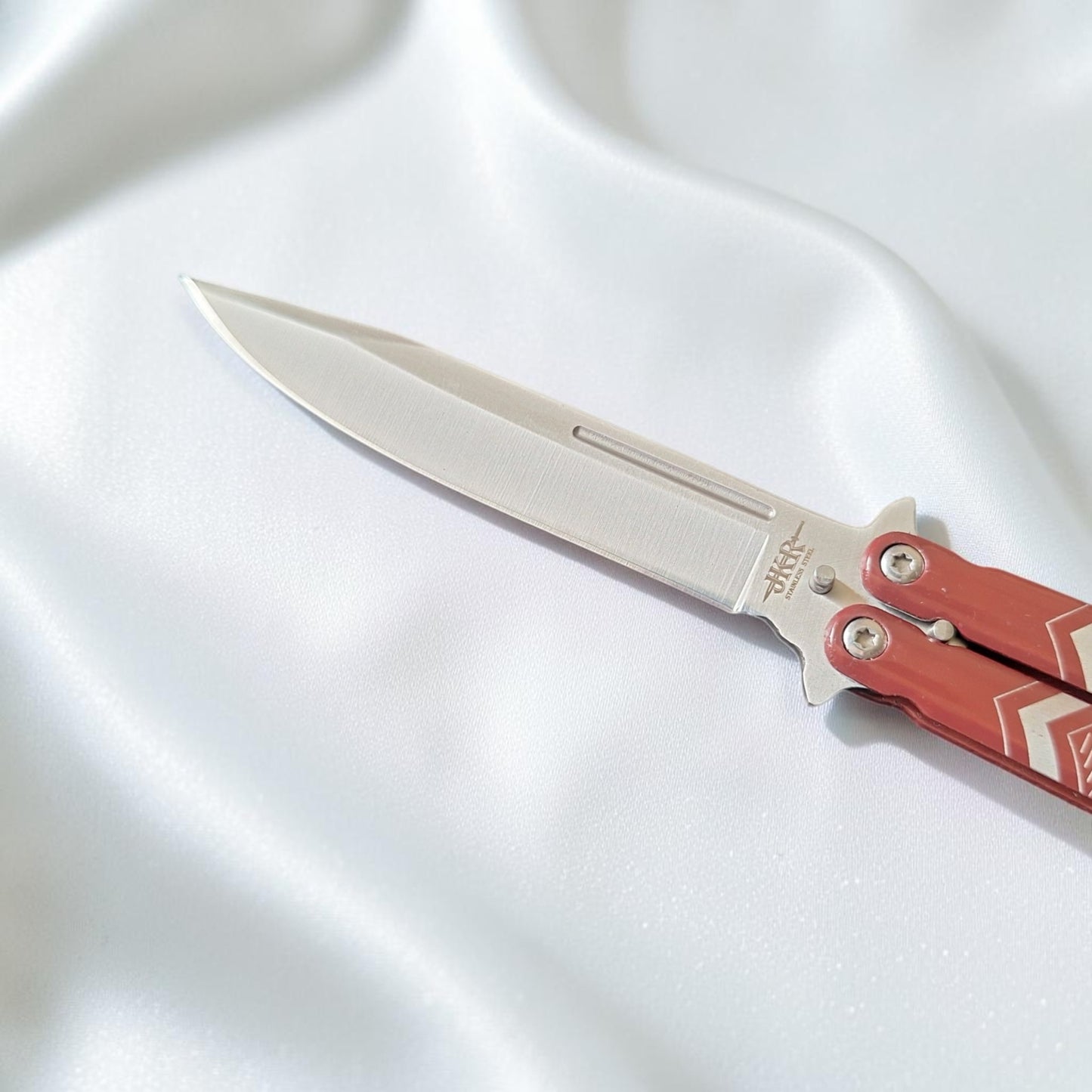 JKR 0470 – „Balisong“ (peteliškės tipo) peilis