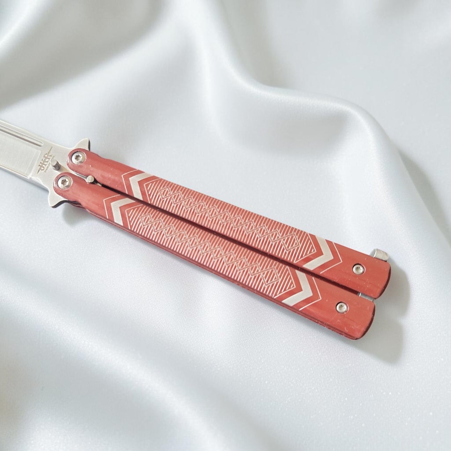 JKR 0470 – „Balisong“ (peteliškės tipo) peilis