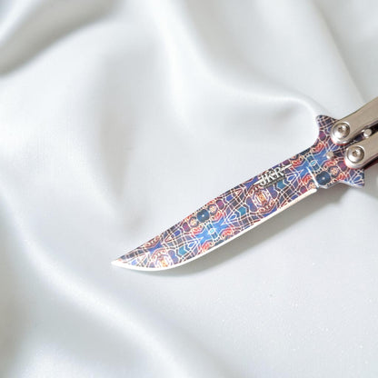 JKR 646 Drugelio tipo peilis (Balisong) 3Cr13, Raudonas/Sidabrinis