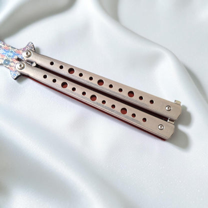 JKR 646 Drugelio tipo peilis (Balisong) 3Cr13, Raudonas/Sidabrinis