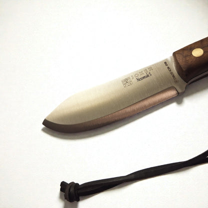 Joker Nessmuk S CN132 bushcraft peilis su riešutmedžio rankena, 11 cm ašmenys