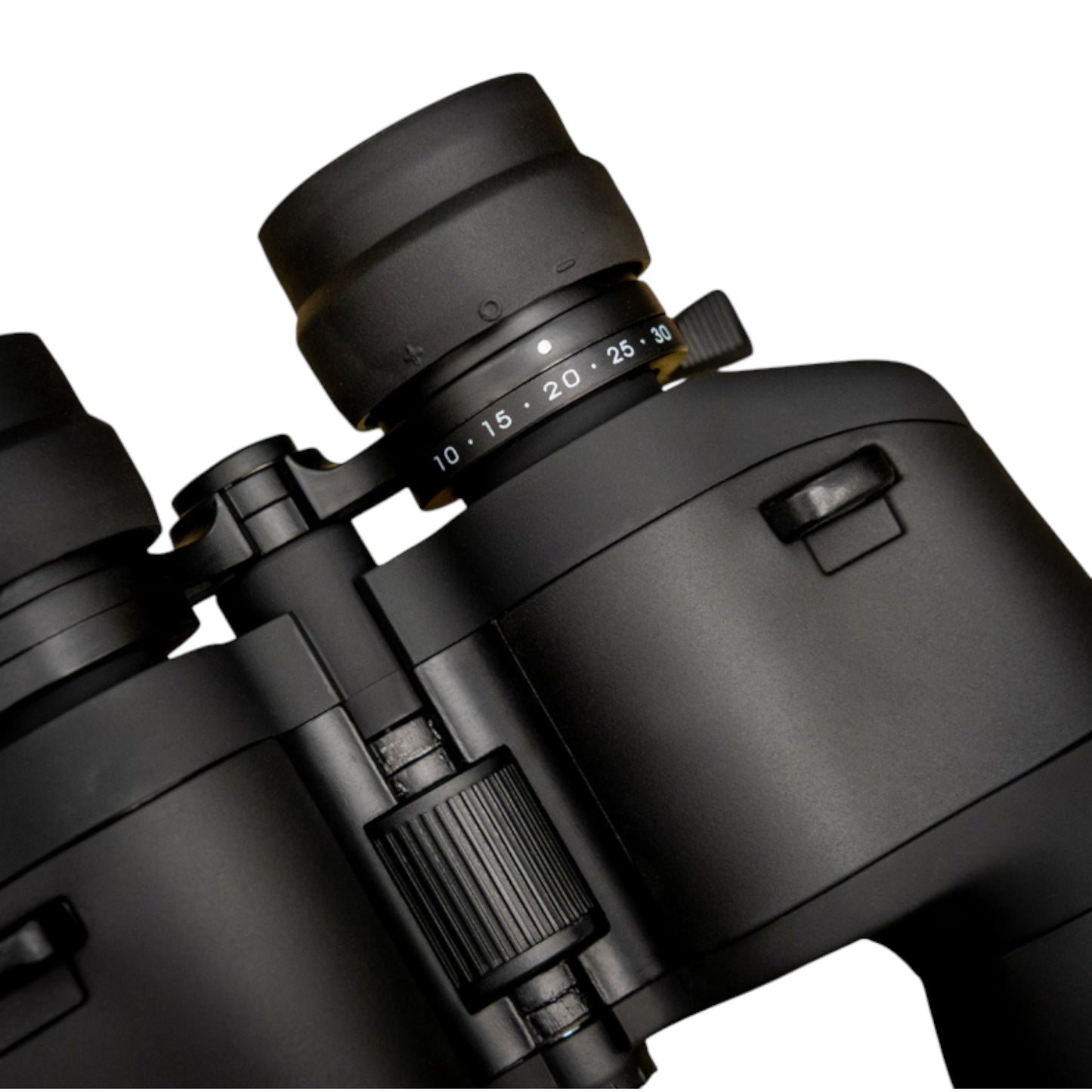 Blackfire Magna Zoom 10-30x50 – Patikimi Žiūronai Lauke